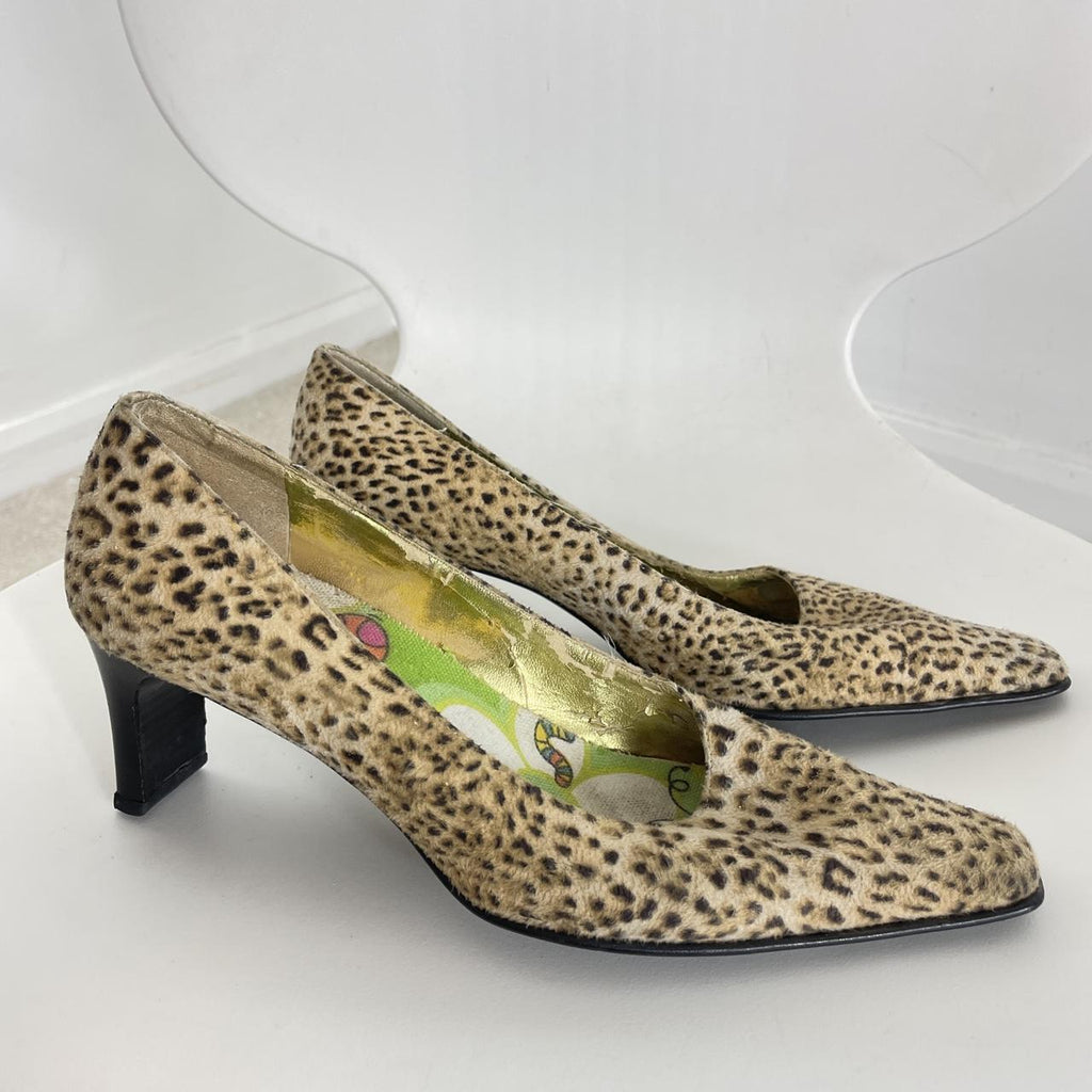 Insane vintage leopard print kitten heels