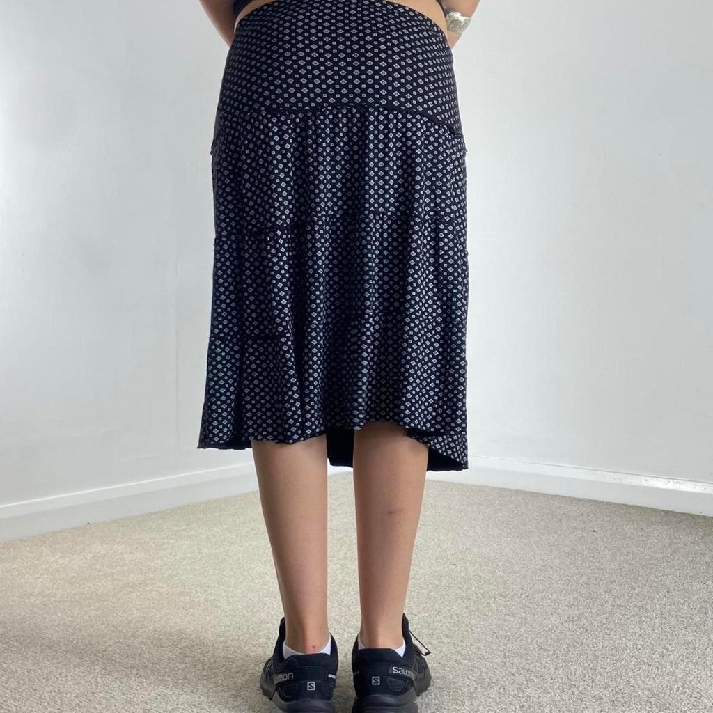 Beautiful patterened tiered white and black midi skirt