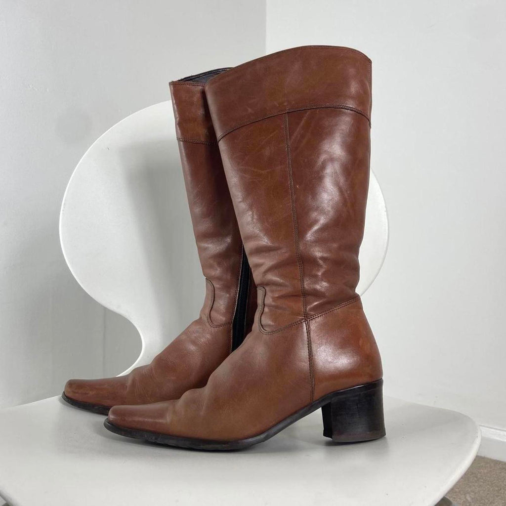 Vintage light brown square heeled boots