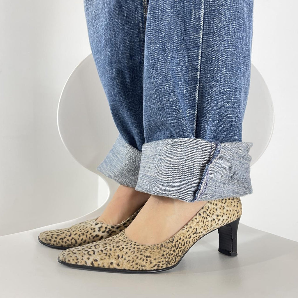 Insane vintage leopard print kitten heels