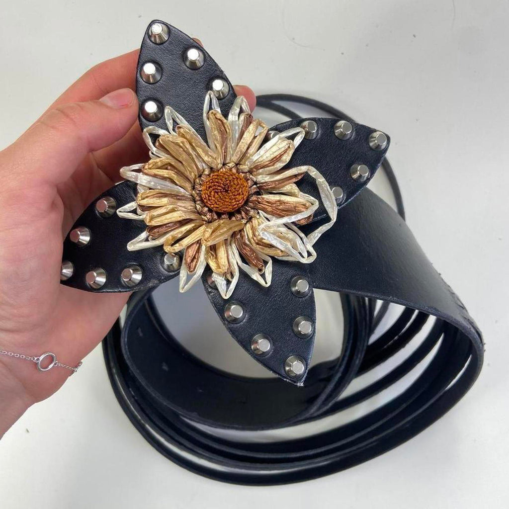 Black thich chunky star studded belt