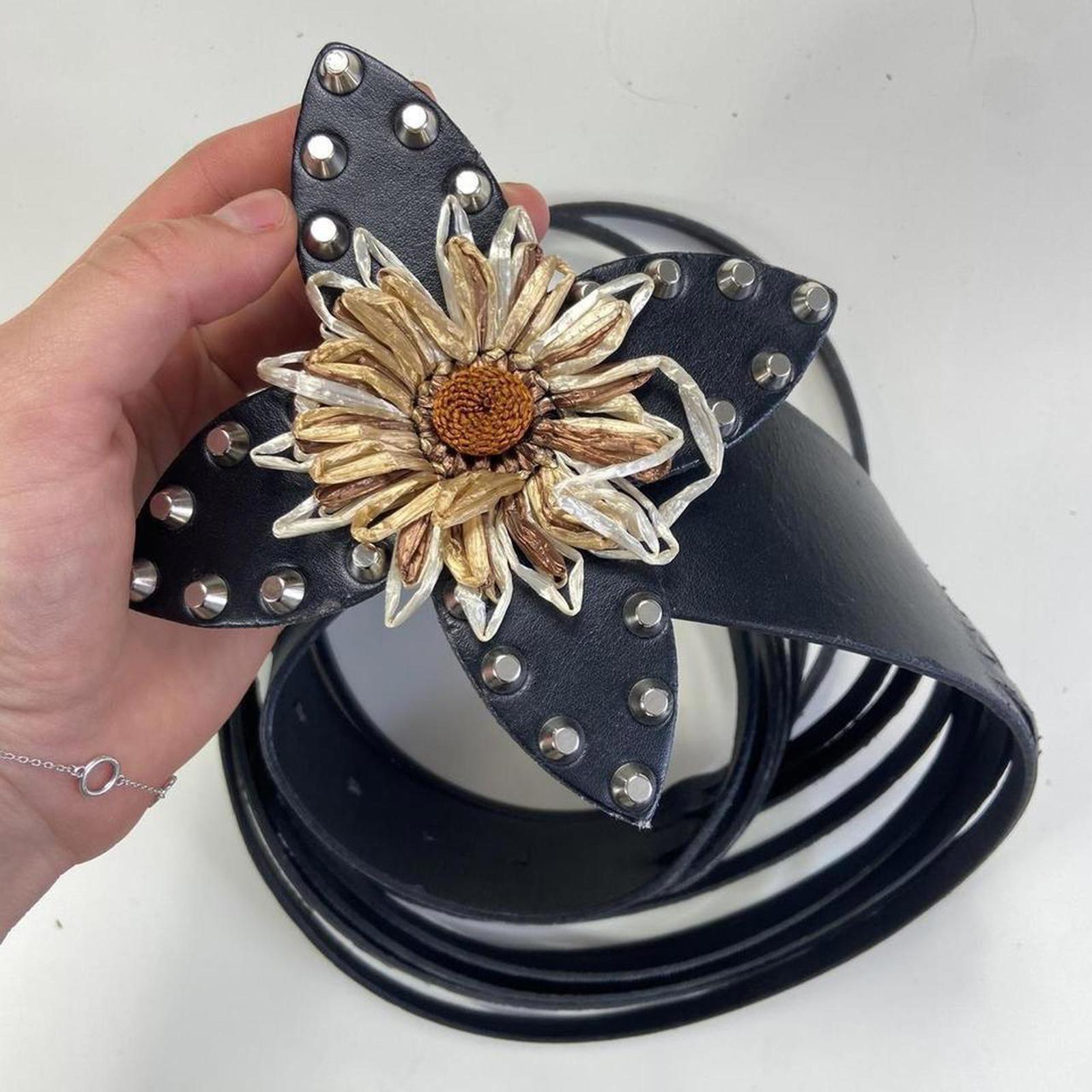 Black thich chunky star studded belt