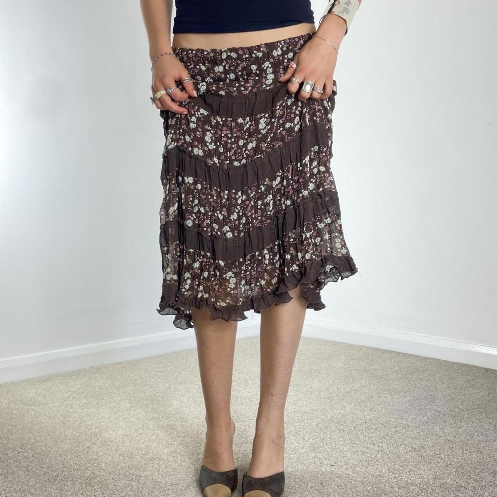 Vintage brown floral tiered midi skirt with little pink flowers and brown mesh !! SOOO prettyyyy