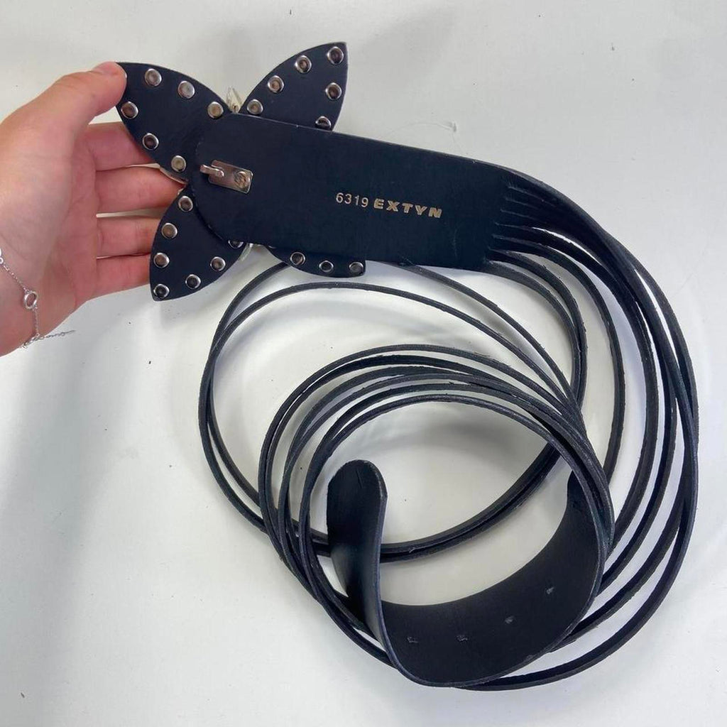 Black thich chunky star studded belt