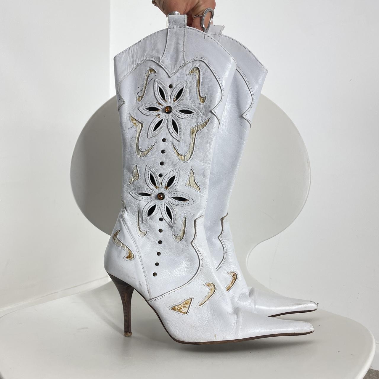 Gold and white vintage italian pointed heeled boots