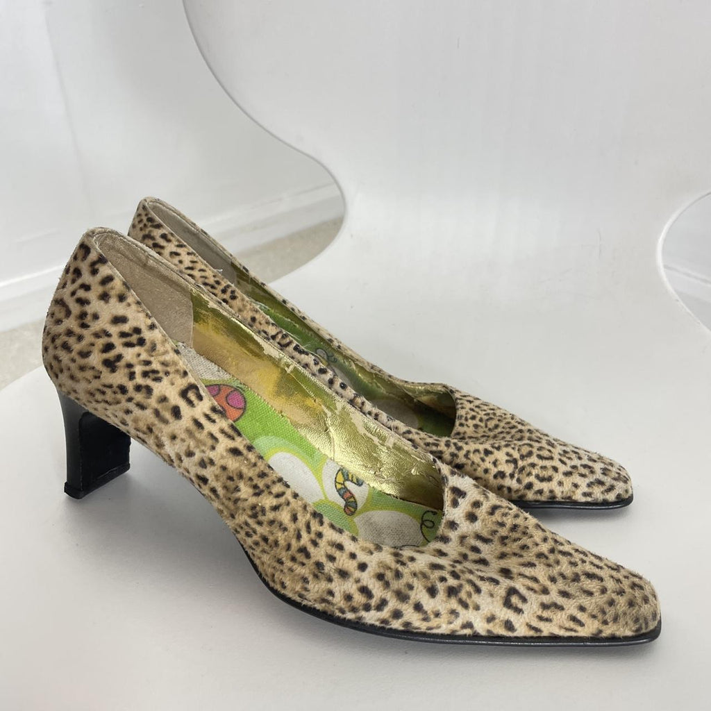 Insane vintage leopard print kitten heels