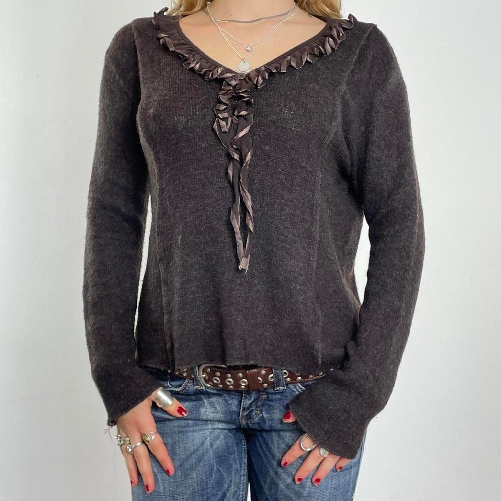 Vintage brown knitted long sleeve top with frill lace hem details
