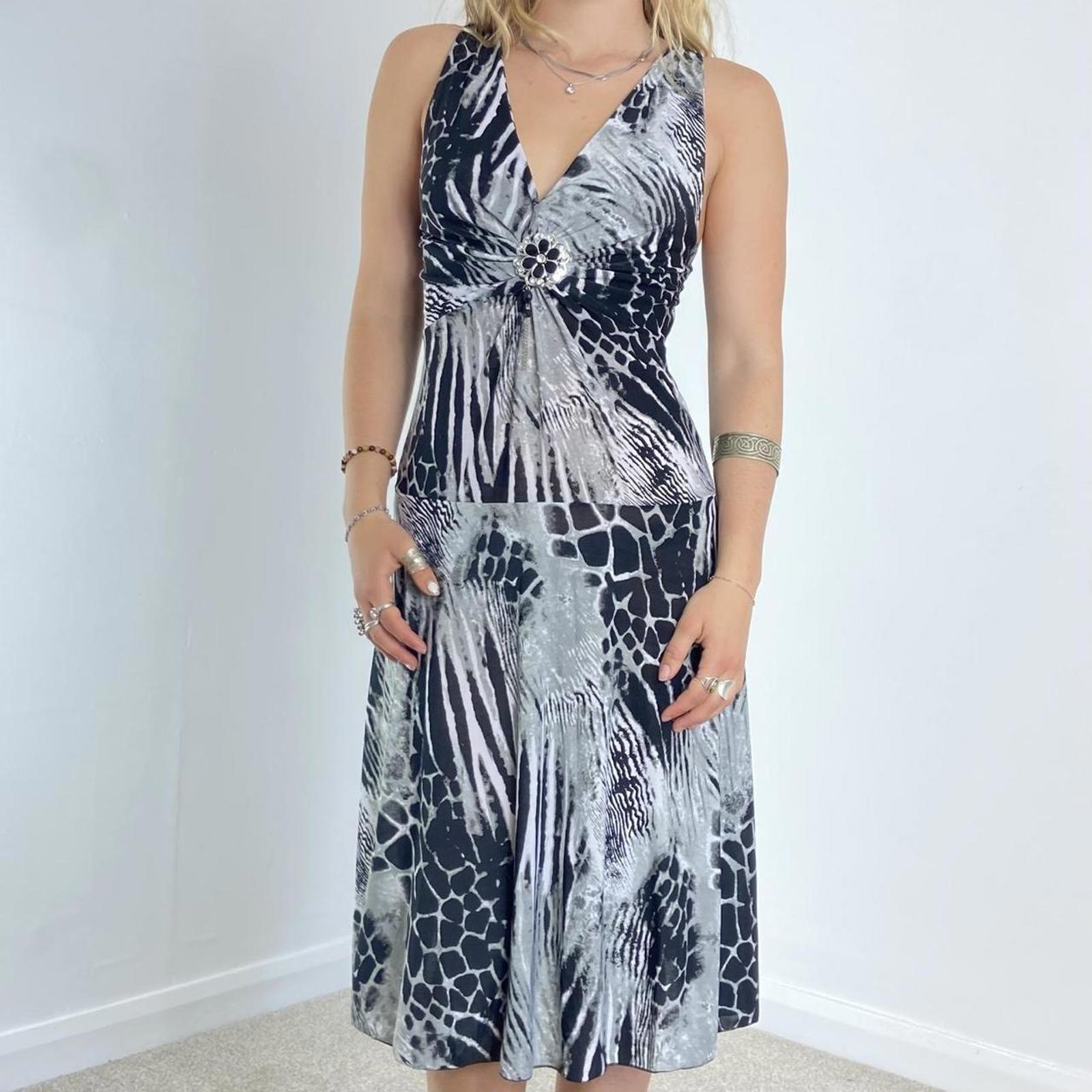 Vintage black and white patterened midi dress !!