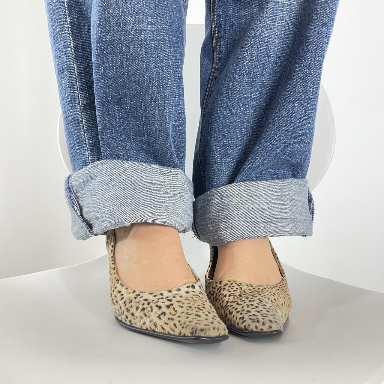 Insane vintage leopard print kitten heels
