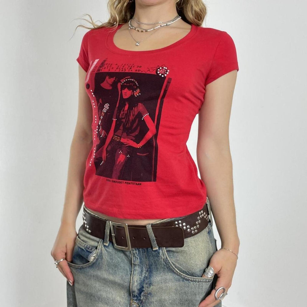 Red v neck graphic cotton fitted tee