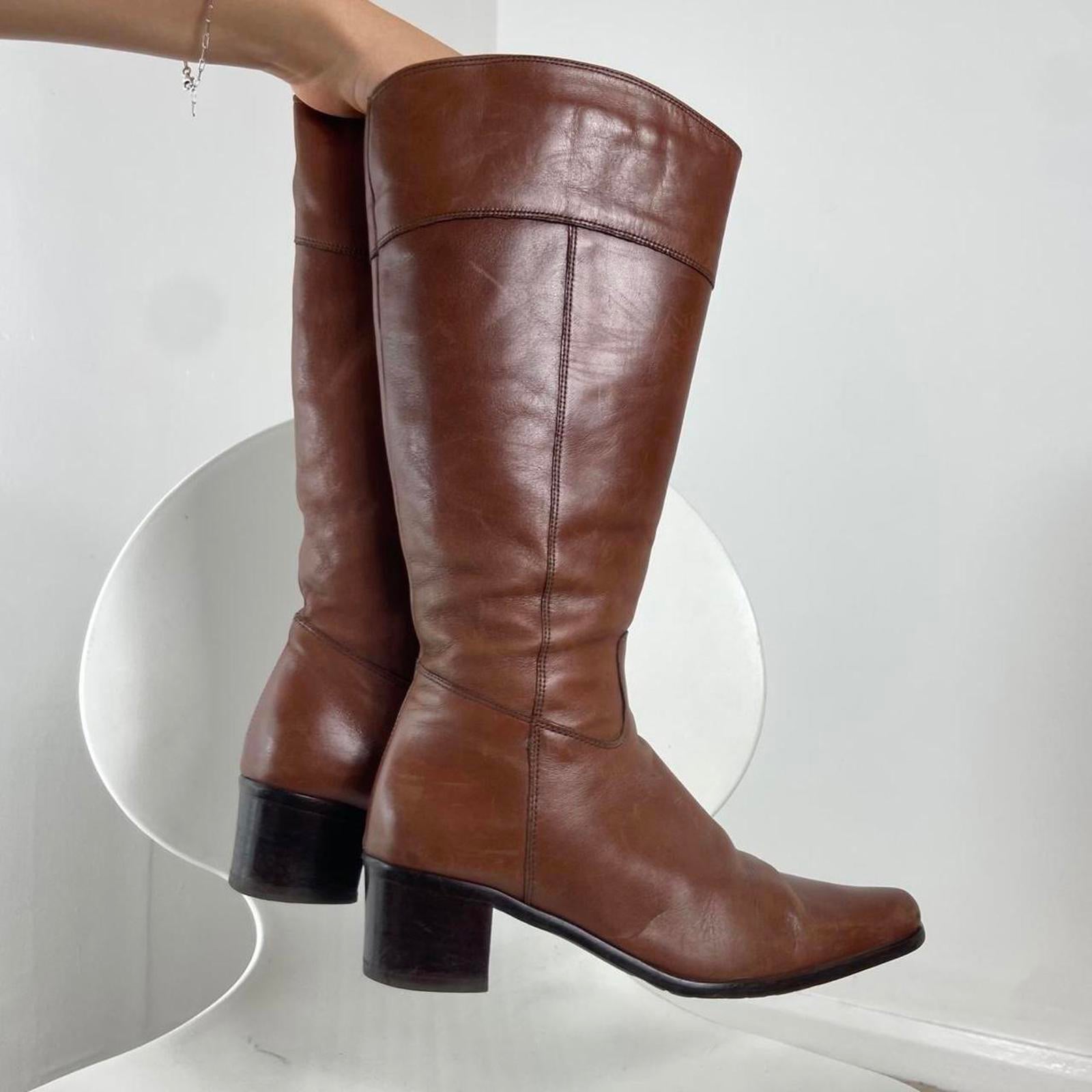 Vintage light brown square heeled boots