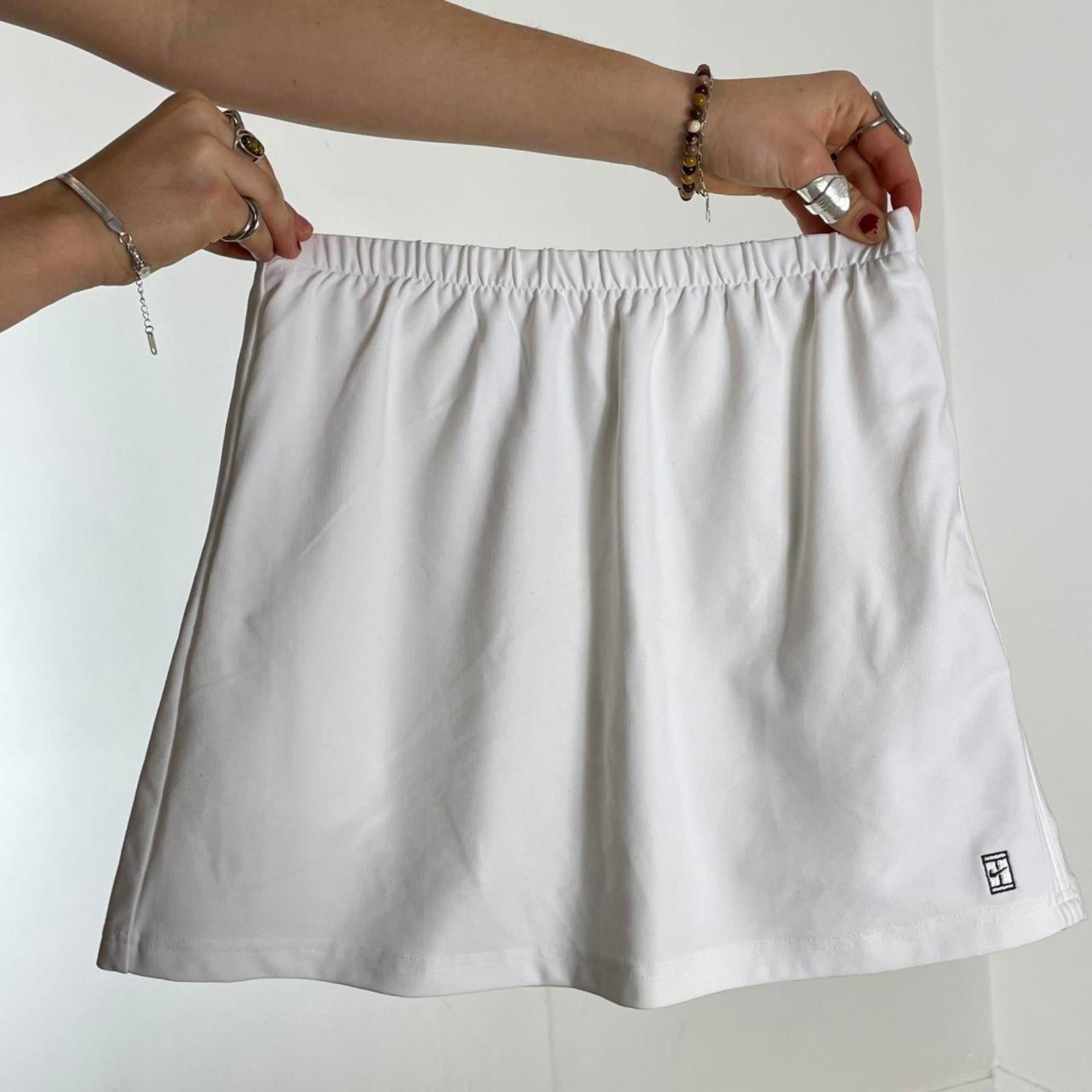 Nike White tenis skirt with built in shorts
