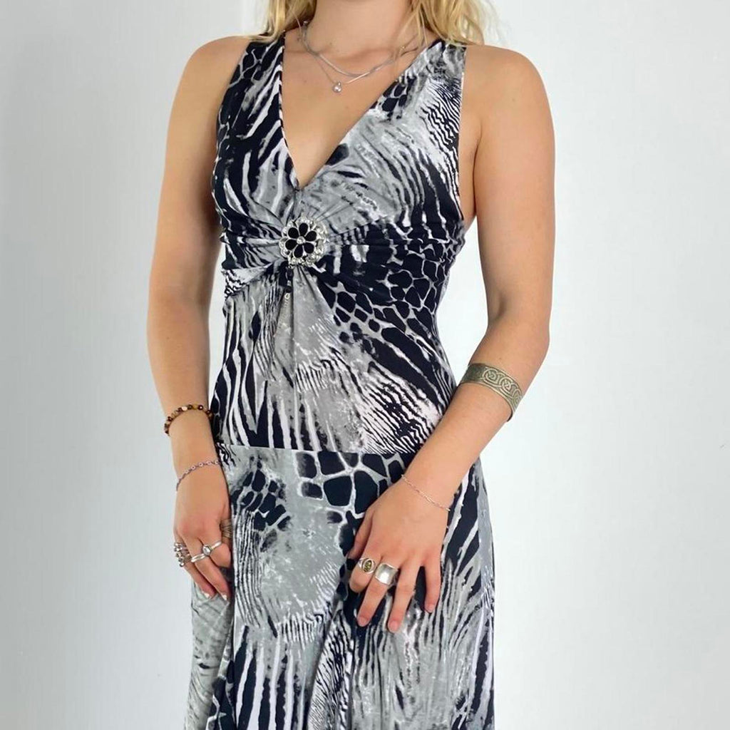 Vintage black and white patterened midi dress !!