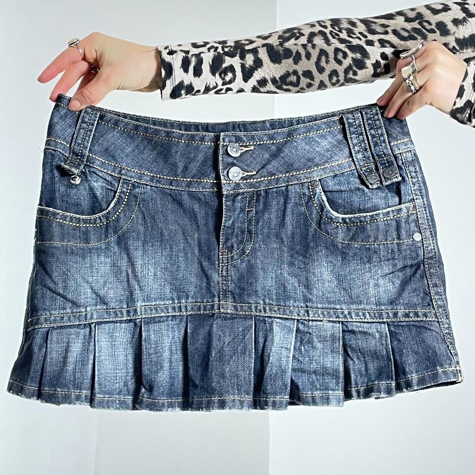 Y2K denim lowrise pleated contrastiching mini skirt with patches embroided on the back