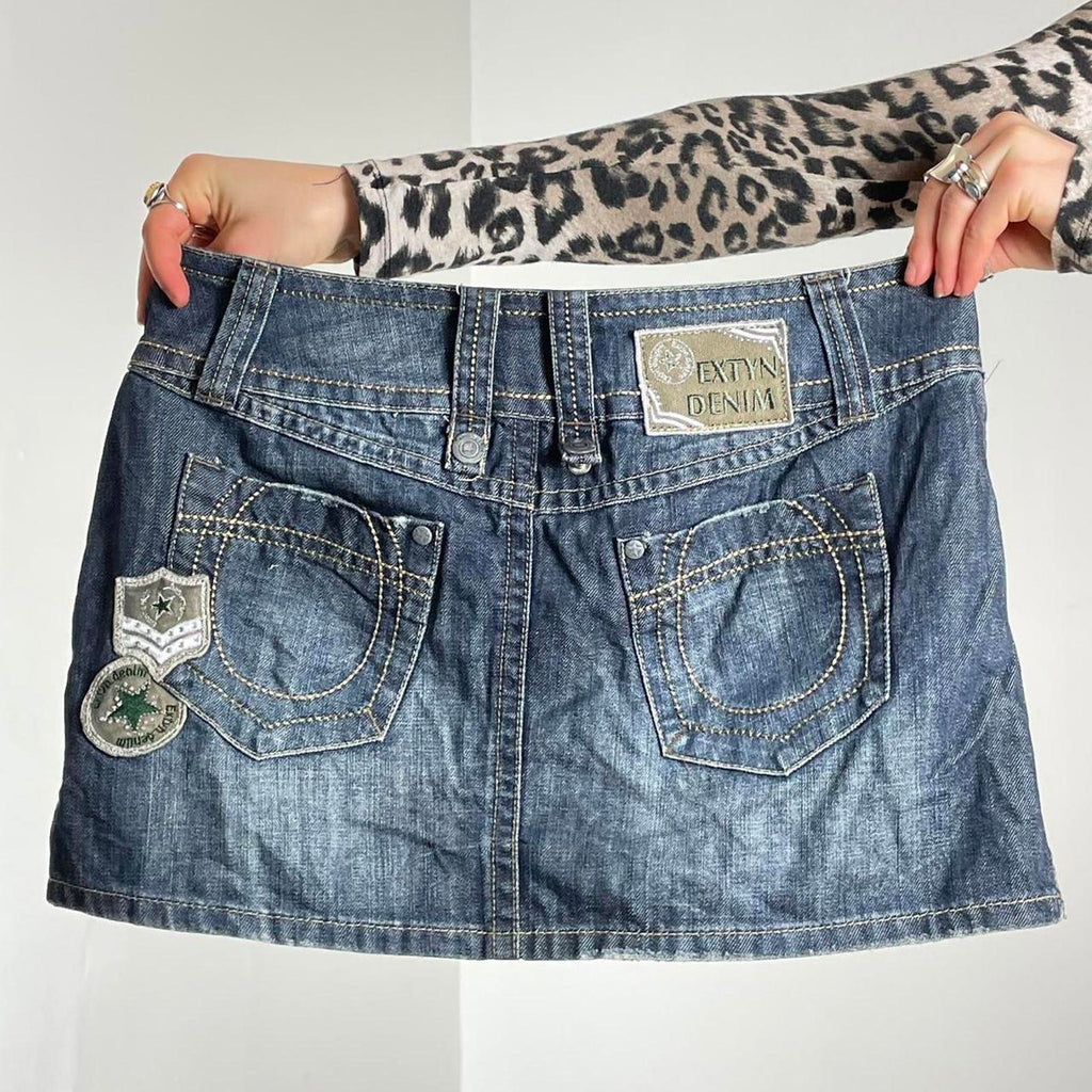 Y2K denim lowrise pleated contrastiching mini skirt with patches embroided on the back