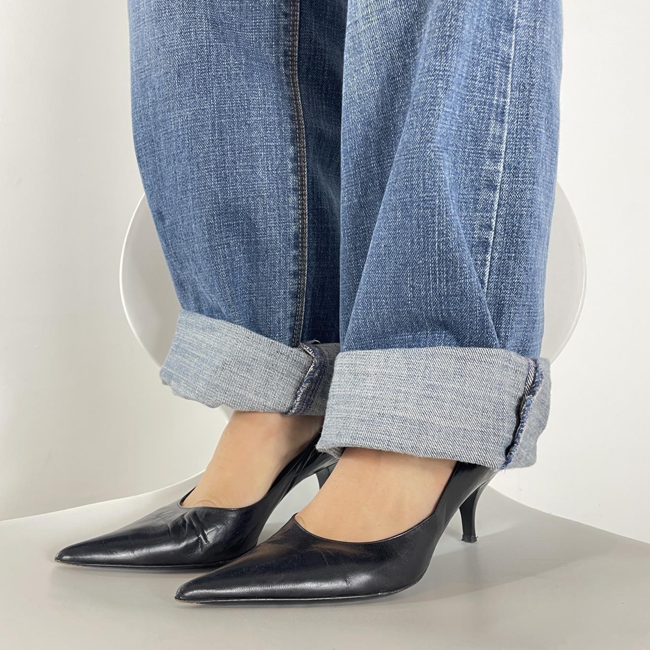 Black pointed kitten heels