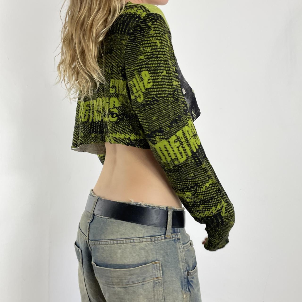 Graphic black and green cropped long sleeve