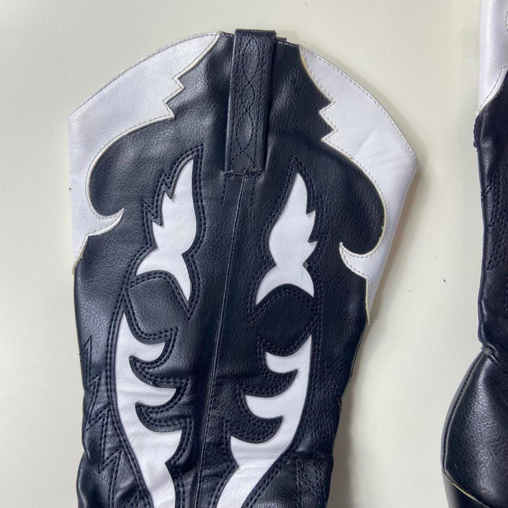 Insane black and white cow girl heeled boots!