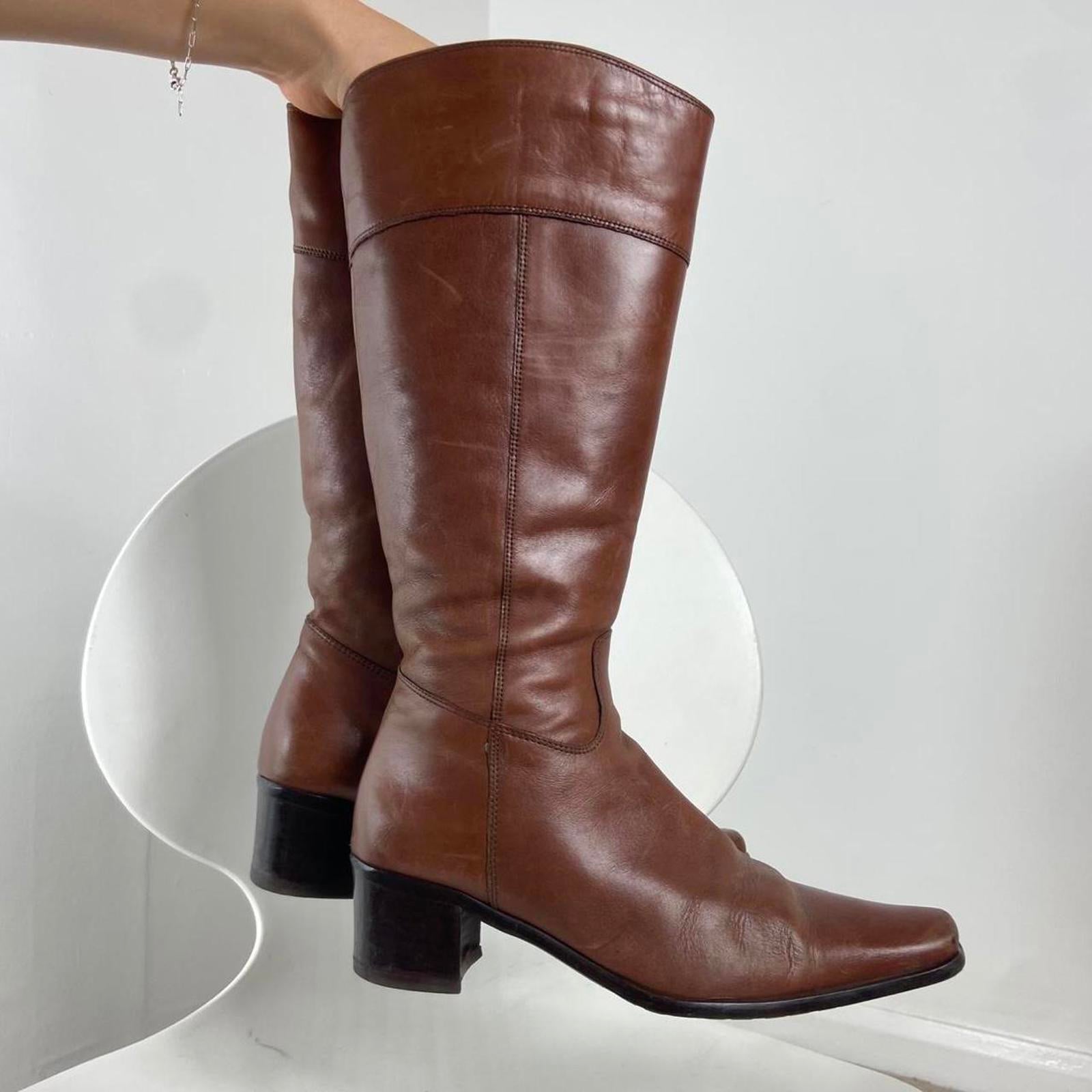 Vintage light brown square heeled boots