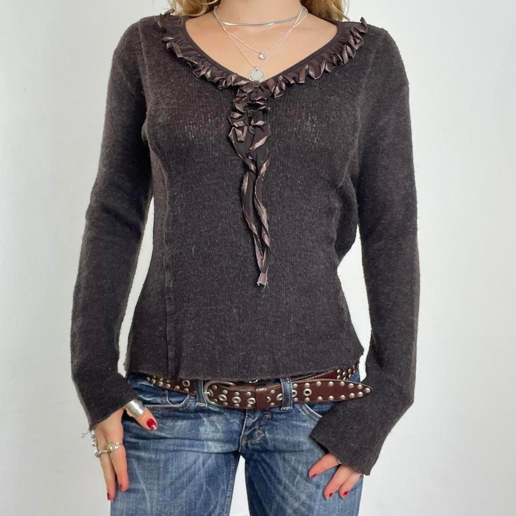 Vintage brown knitted long sleeve top with frill lace hem details