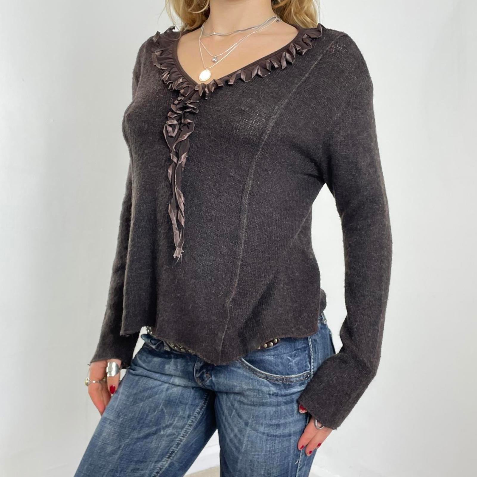 Vintage brown knitted long sleeve top with frill lace hem details