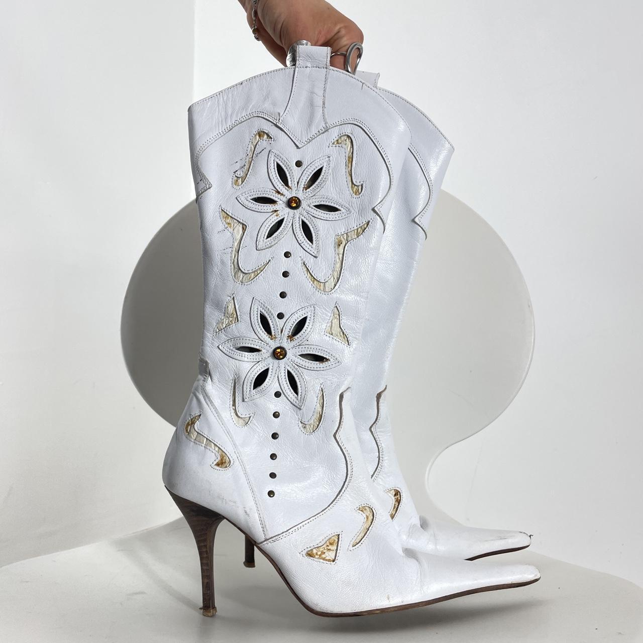 Gold and white vintage italian pointed heeled boots