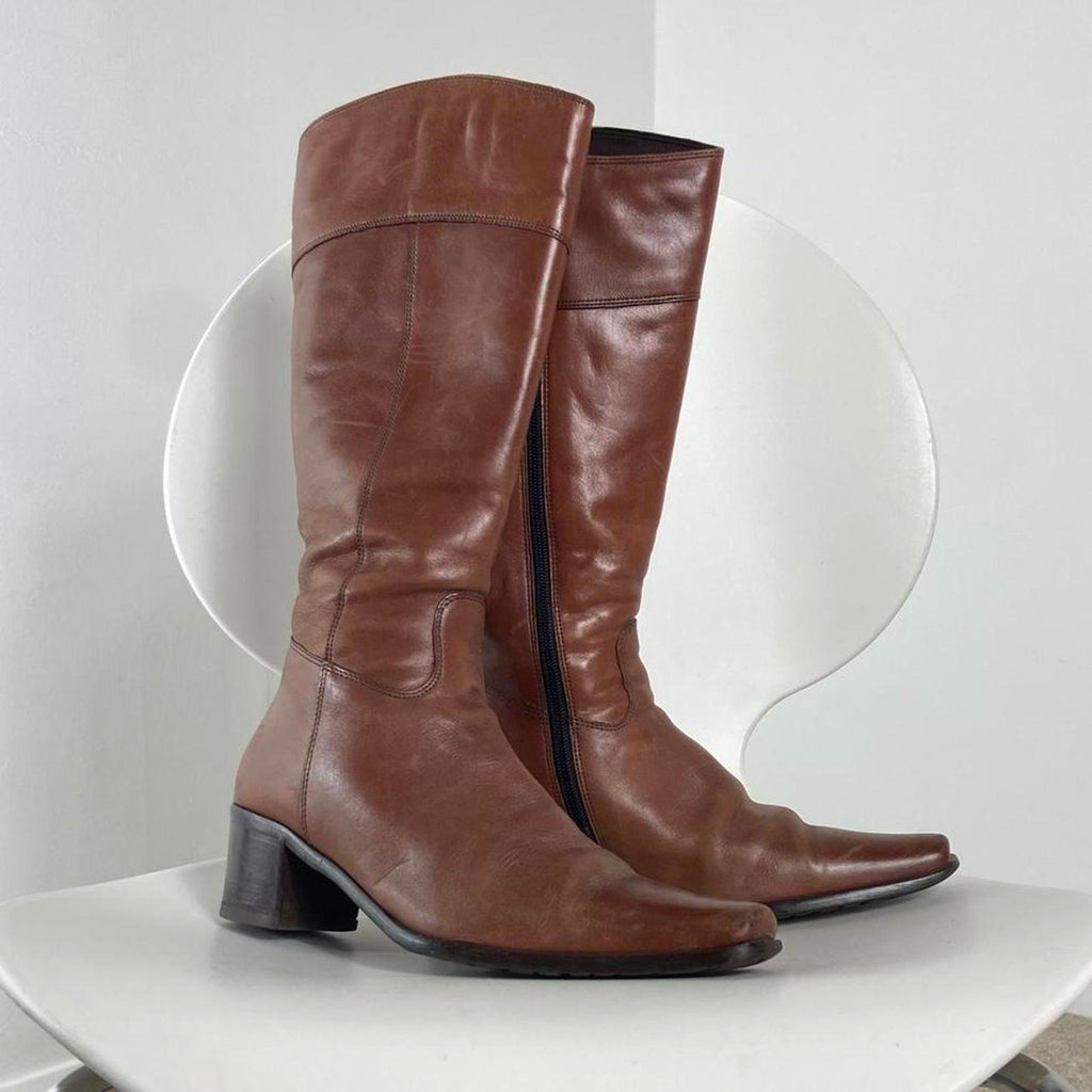 Vintage light brown square heeled boots